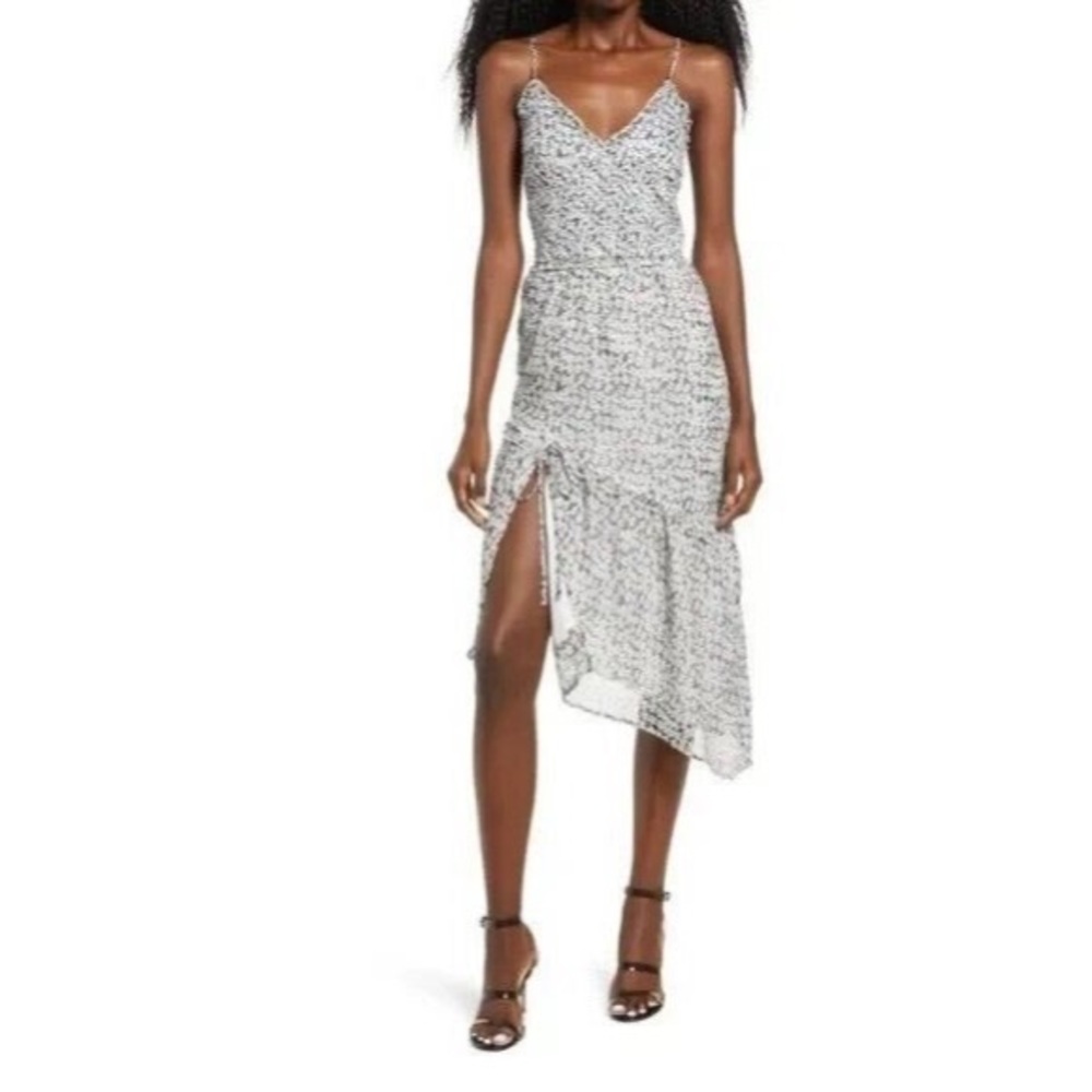Leith Nordstrom black and white floral dress! Flattering fit on waist! Size S